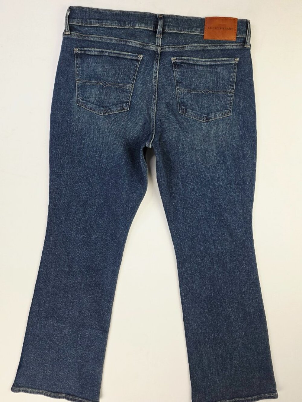 Lucky Brand Sweet Mid Rise Boot 32X31 Womens Size 14/32A Blue Denim Logo Jeans